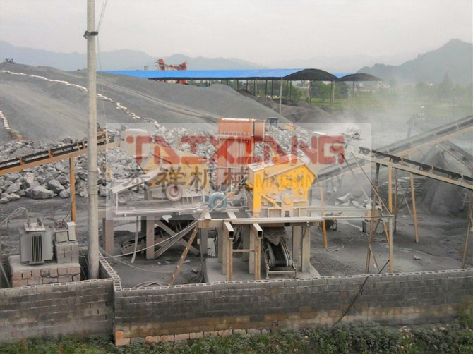 新型制砂生產(chǎn)線現(xiàn)場(chǎng)