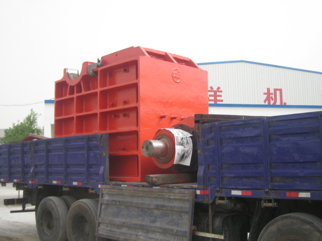 顎式破碎機設(shè)備發(fā)貨現(xiàn)場